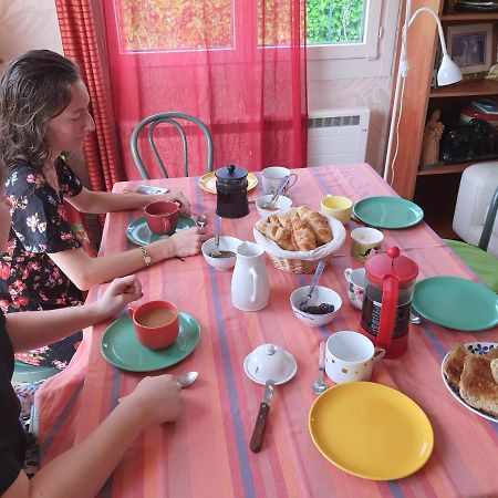 Domi Et Les Chats Barbezieres Esterno foto