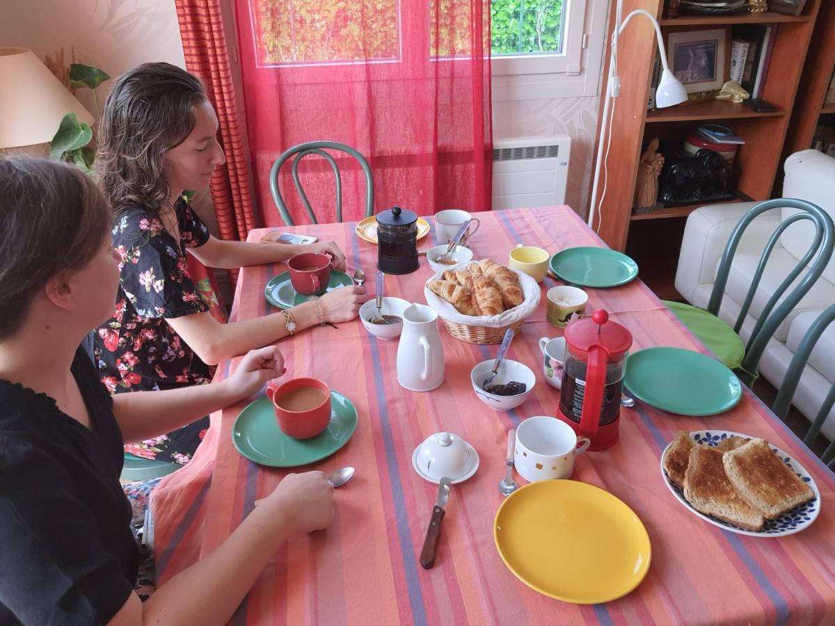 Domi Et Les Chats Barbezieres Esterno foto